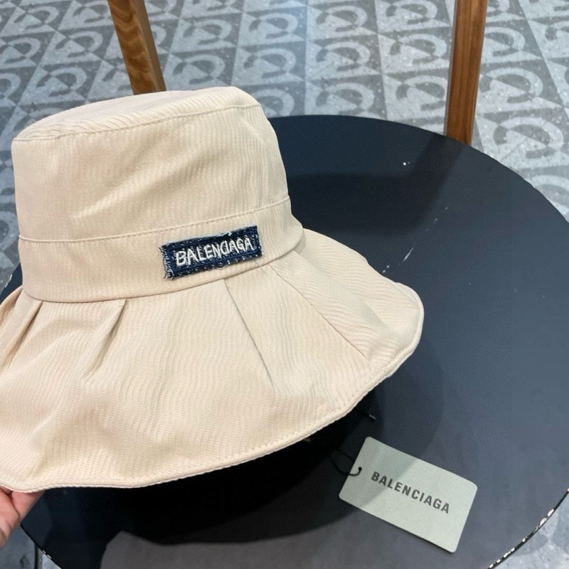 BALENCIAGA